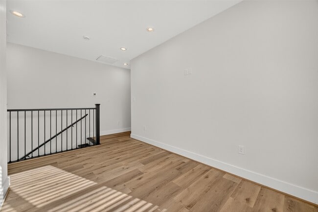 Building Photo - 808 Fortune St