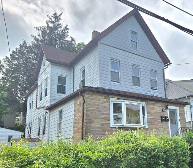 Primary Photo - 426 Dunham Ave