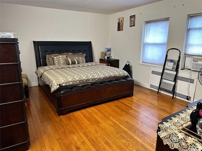 Building Photo - 7 Bond St