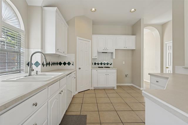 Building Photo - 903 Redbud Dr