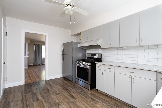 Building Photo - 2470 Eggert Rd