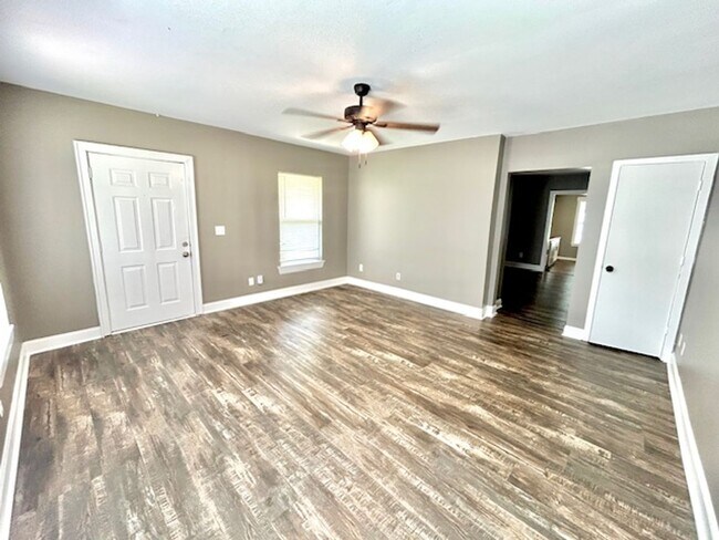 Building Photo - 3514 SW Triana Blvd