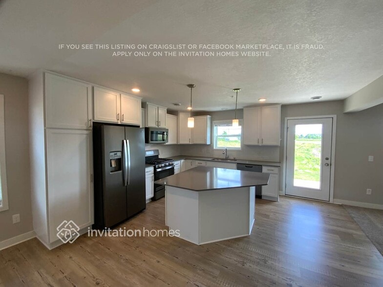 Building Photo - 1286 Upper 143rd Ct E