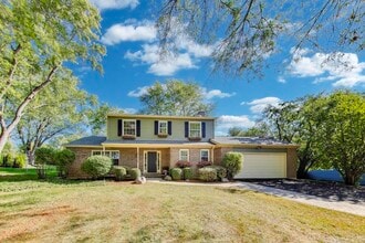 Building Photo - 21301 N Woodland Ave