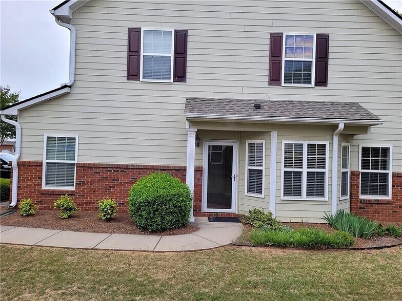 Building Photo - 2425 Clock Face Ct