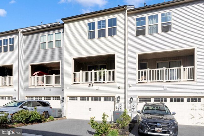Building Photo - 6110 Stonecat Ct