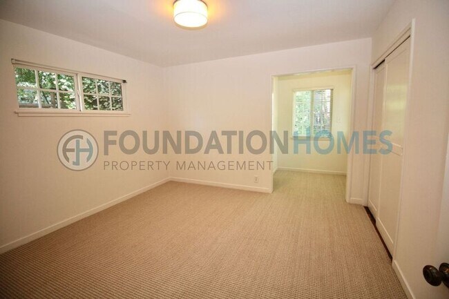 Building Photo - 128 McAllister Ave
