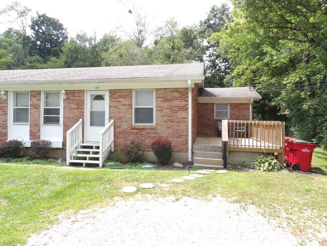 Building Photo - 139 Lawrence St