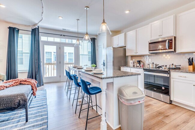 Building Photo - 4016 Bunker Dr