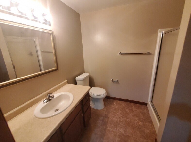 Building Photo - 1303 Trailside Terrace