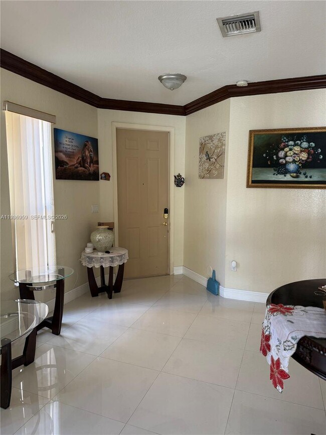 Building Photo - 3951 NE 13th Dr