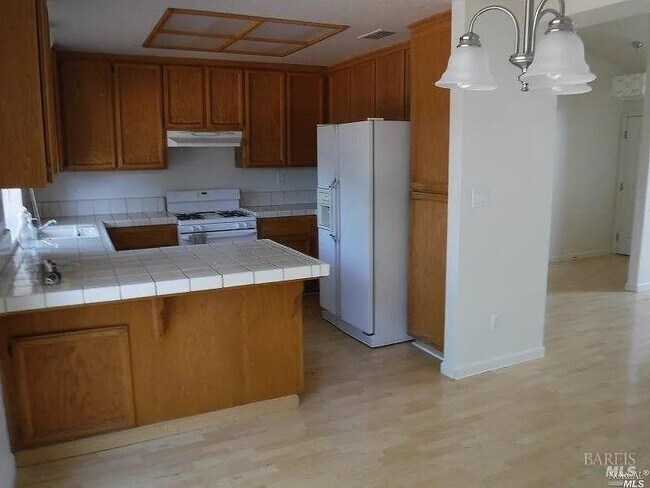 Building Photo - 312 Larkspur Dr