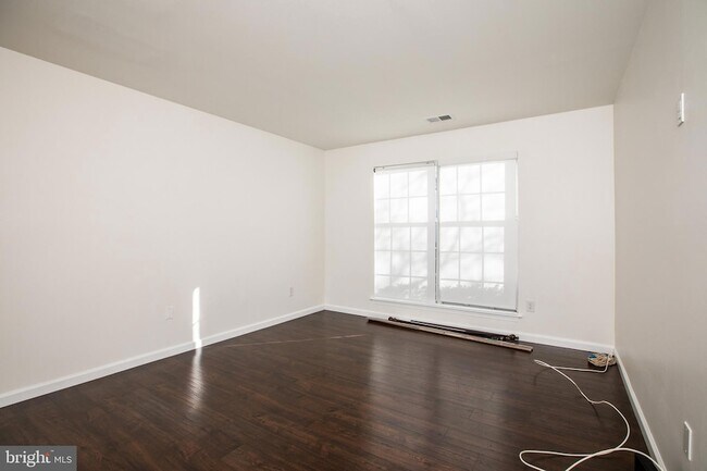 Building Photo - 297 Andover Pl