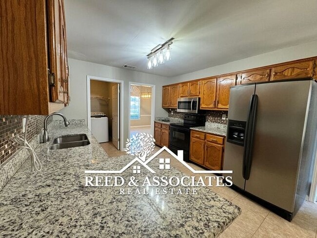Building Photo - 3 Bedroom + Bonus in Collierville!