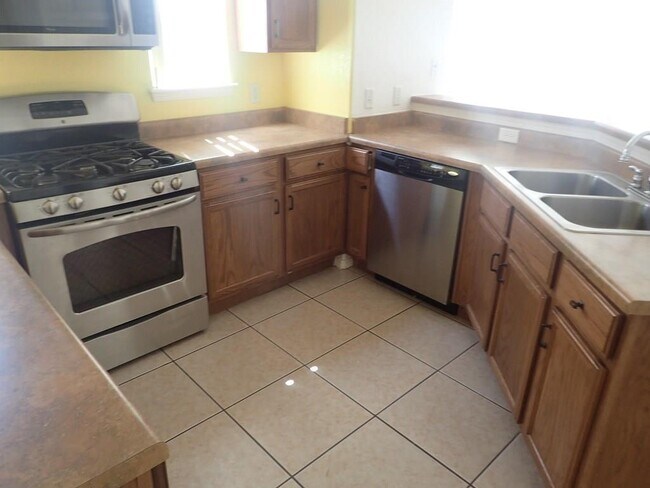 Building Photo - 12444 Tierra Inca Dr