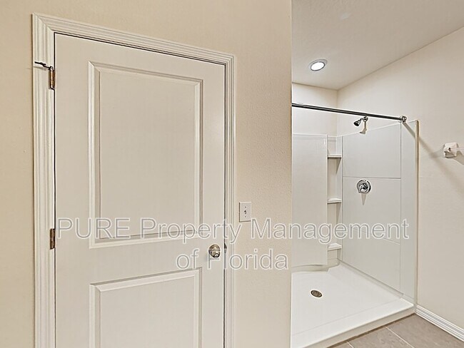 Building Photo - 9734 Pepper Tree Pl