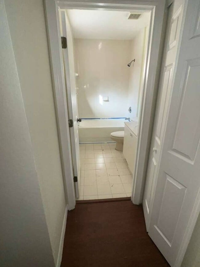 Building Photo - Move-In Ready 3BR/2BA Townhome in Florida City