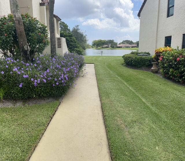 Building Photo - 5851 Parkwalk Dr