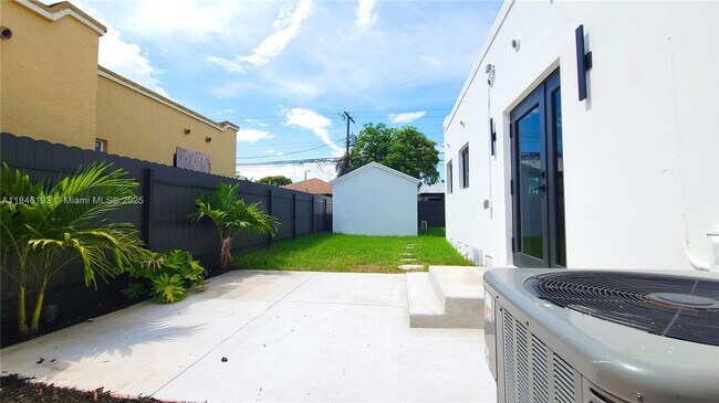 Building Photo - 819 NW 48th St