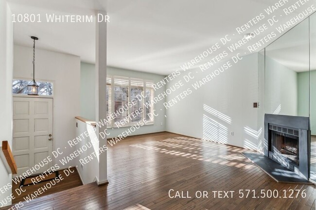 Building Photo - Light filled 2Bd/3.5Bth+Loft end unit TH w...