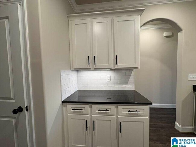 Building Photo - 4401 Lennox Pl