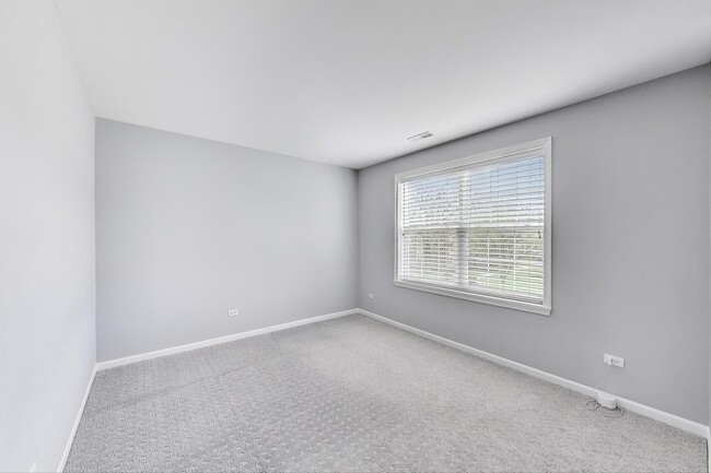 Building Photo - 10 N Dryden Pl