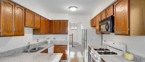 Building Photo - 1330 Cromwell Ct