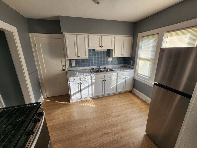 Building Photo - 13617 Glenside Rd