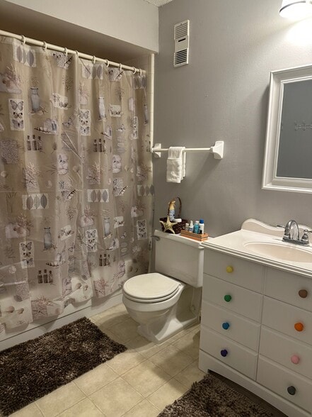 2nd bathroom - 600 Cranes Way
