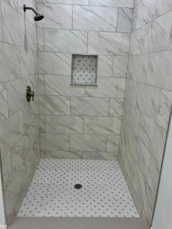 Building Photo - 691 San Filippo Dr SE