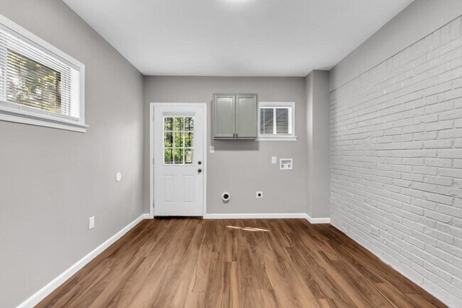 Building Photo - 2717 Burns Ave