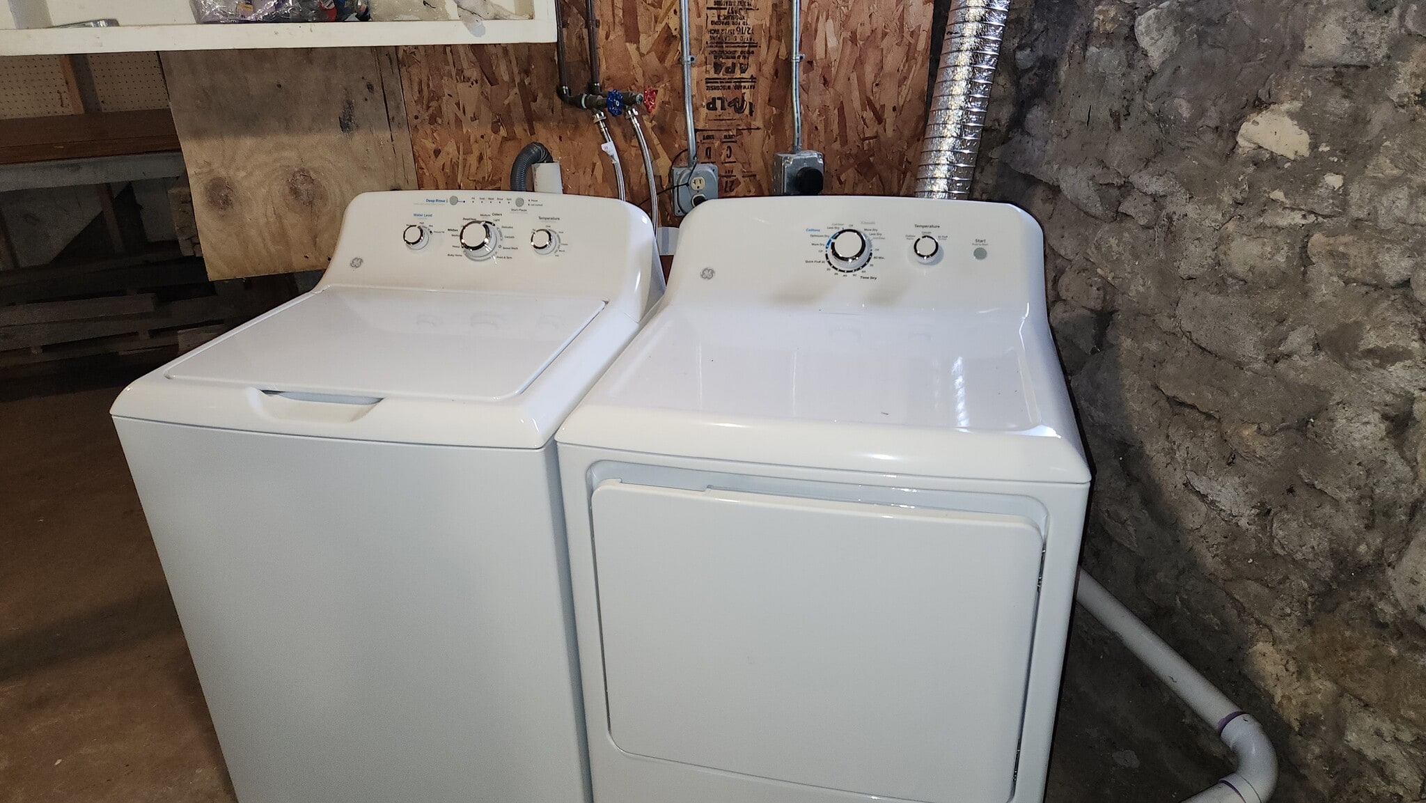 Building Photo - 30917 Shady Ln