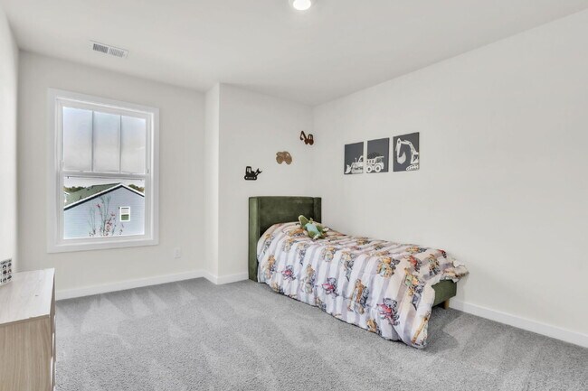 Building Photo - Elegant 5BR/4BA Home Minutes from the Swam...