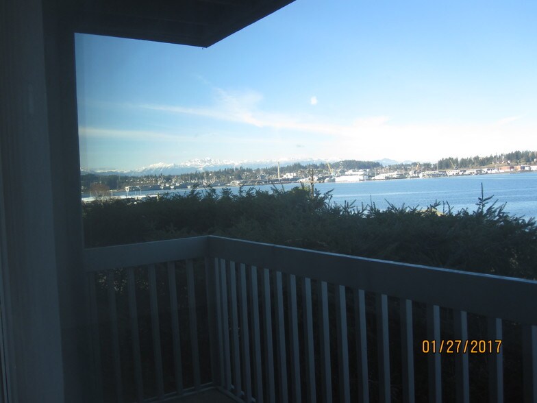 Primary Photo - 103 Rockwell Ave