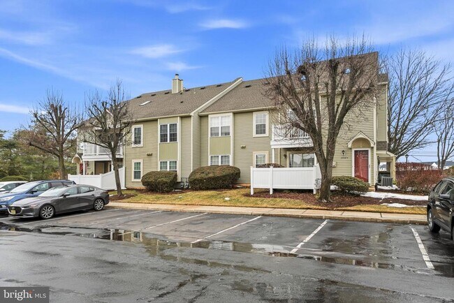 Building Photo - 3904 Fenwick Ln