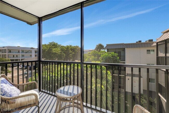 Building Photo - 766 Central Ave