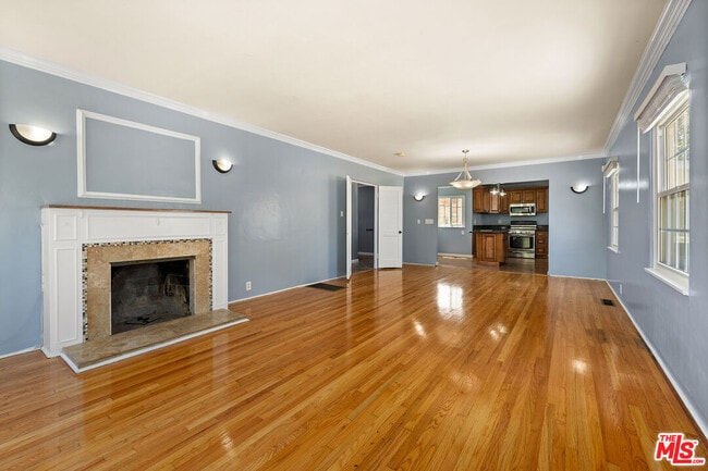 Building Photo - 4141 W 62nd St