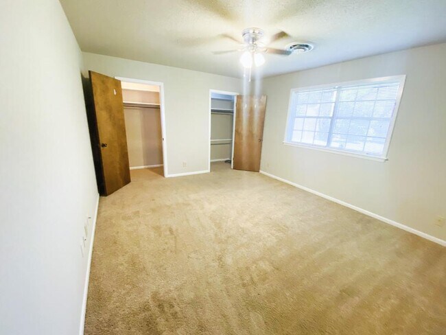 Building Photo - 603 Antietam Dr