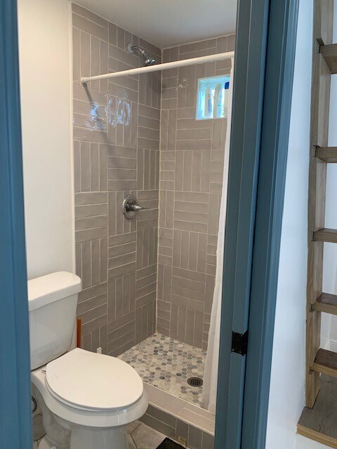 Building Photo - 710 Twin Oaks St