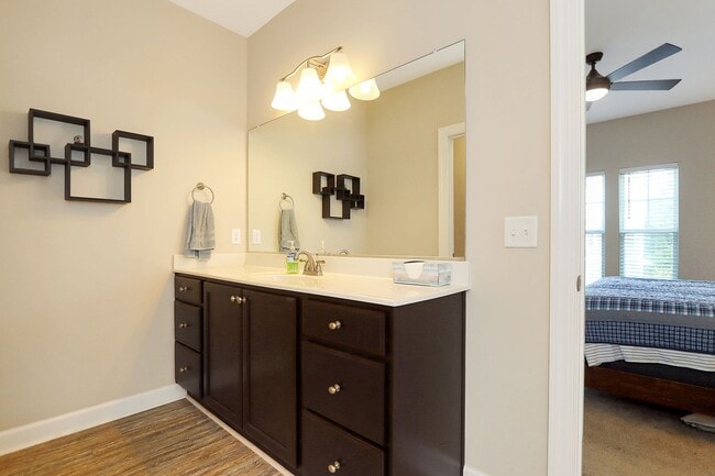 Building Photo - Low Maintenance Condo Living