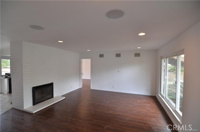 Building Photo - 302 Briar Creek Rd