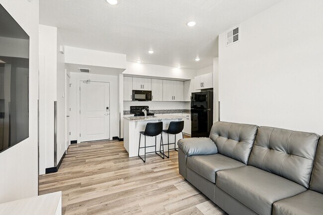 Building Photo - Harding Ave Lofts