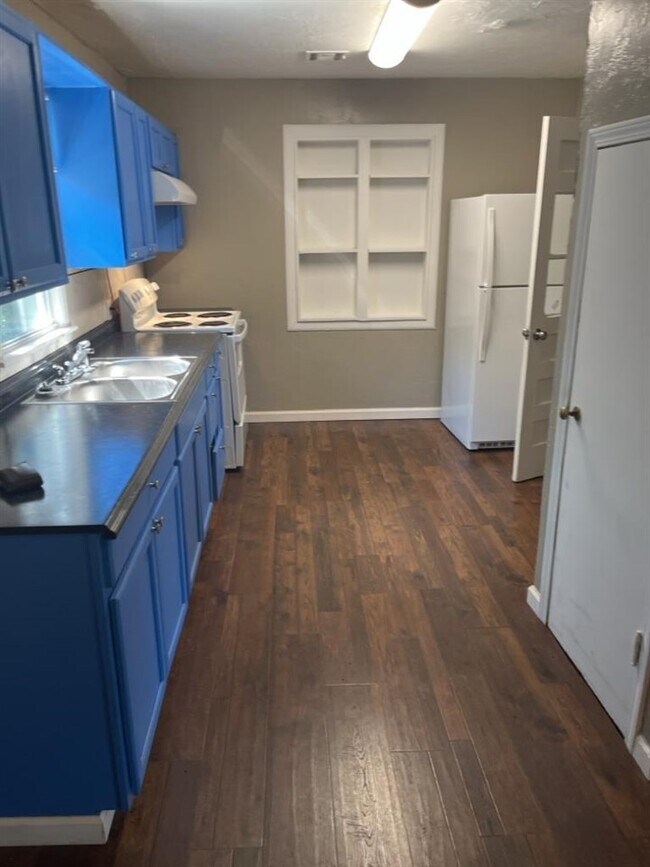 Building Photo - 2206 NW 19th St