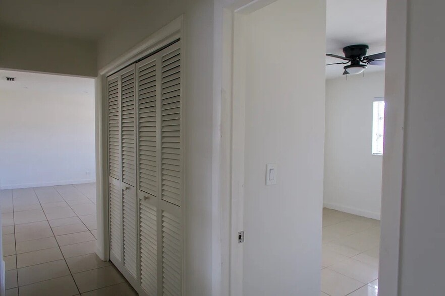 Building Photo - 3011 SW 97th Ct