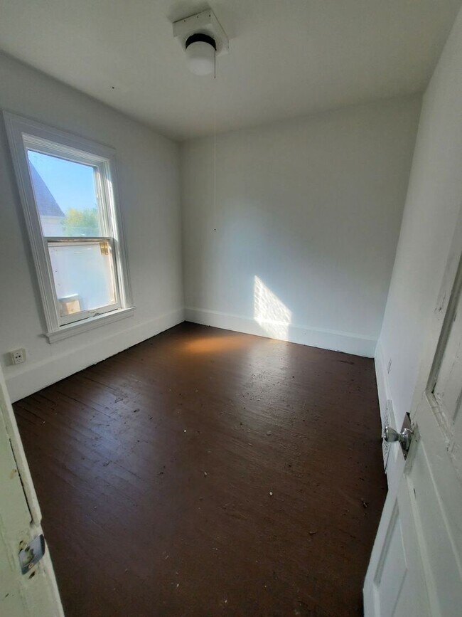 Building Photo - 2458-2460 W Juneau Ave.