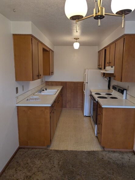 Building Photo - 1106 Waller St SE