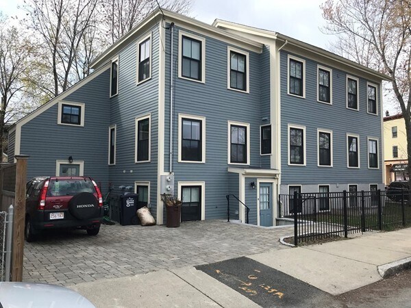 Building Photo - 156 Hampshire St
