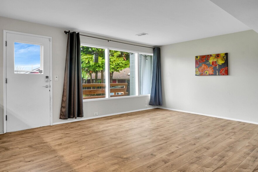 Building Photo - 8240 S 114th St