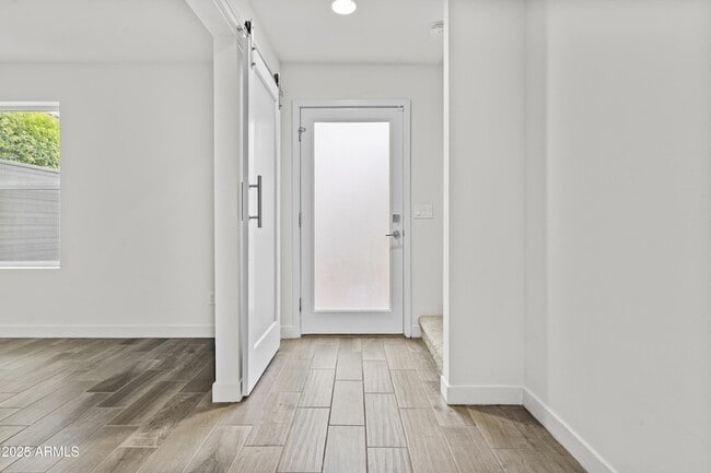 Building Photo - 325 E Coronado Rd