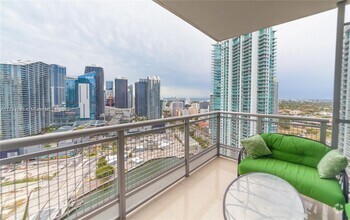 Building Photo - 350 S Miami Ave